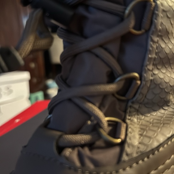 New Storm by Cougar winter Boots 💕💕 - Picture 6 of 6